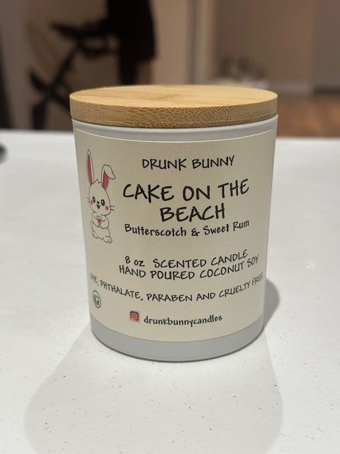 CAKE ON THE BEACH 8 OZ SCENTED CANDLE